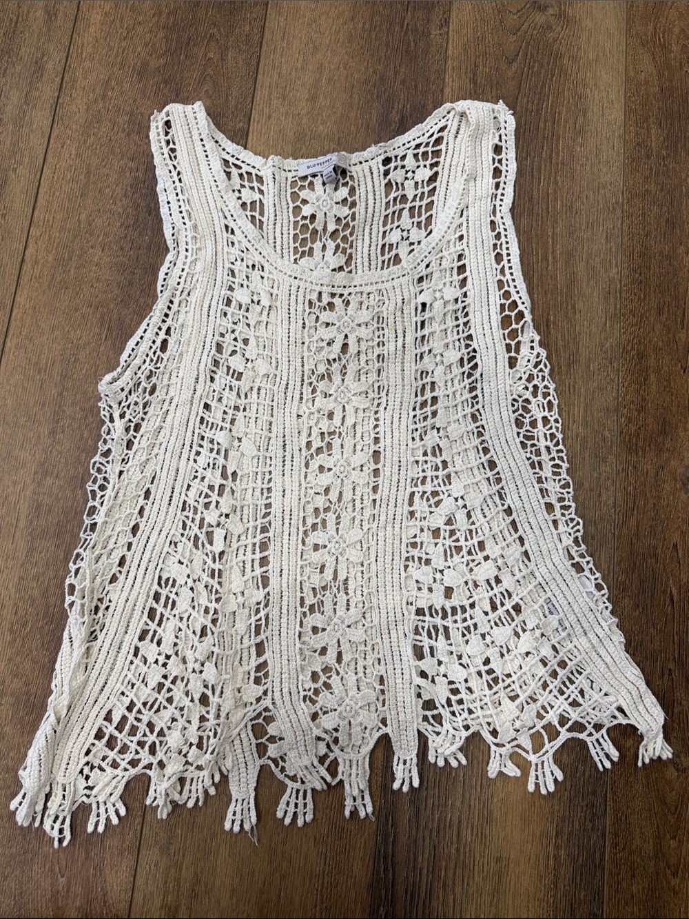Blu Pepper Vintaje Cream Crochet Floral Tank Top. Size L